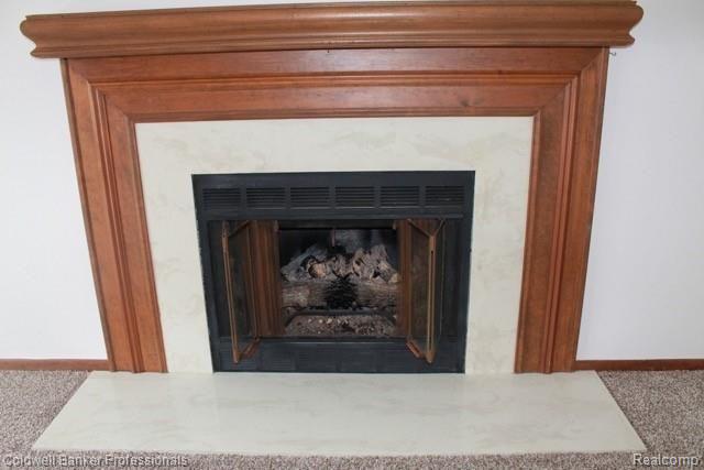 150 Woodstone Road, Unit 8 Waterford, MI 48327 - Photo 5 of 26 Fireplace close-up