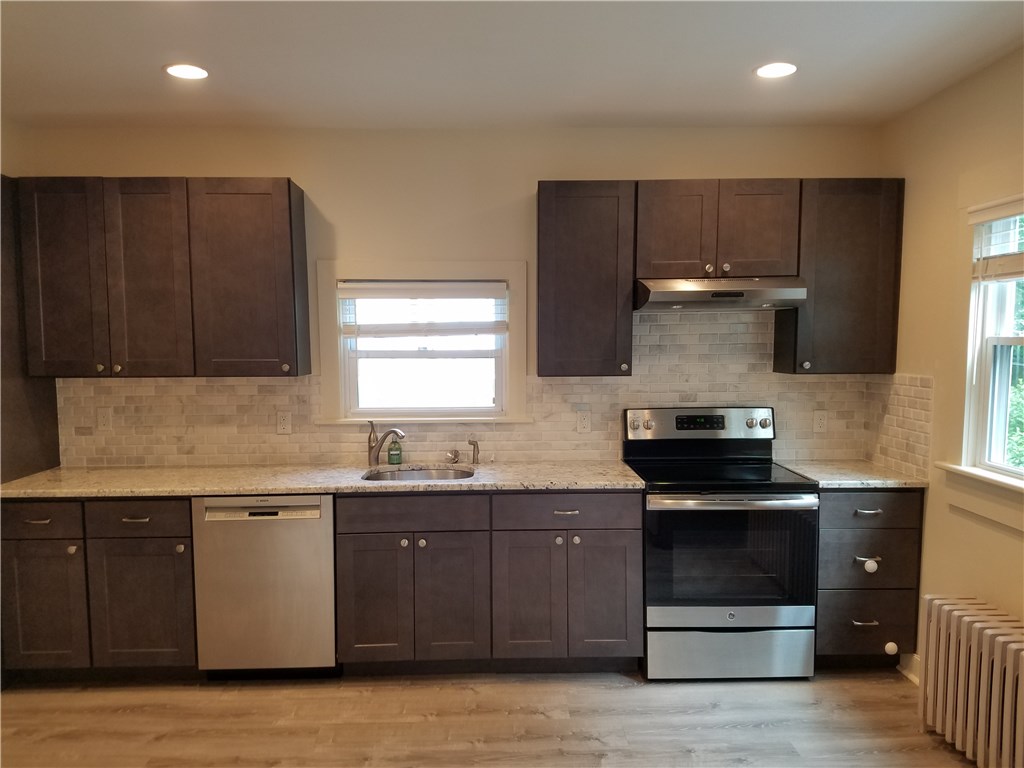 49 Merton Road, Unit 2 Newport, RI 02840 - Photo 5 of 42 Kitchen