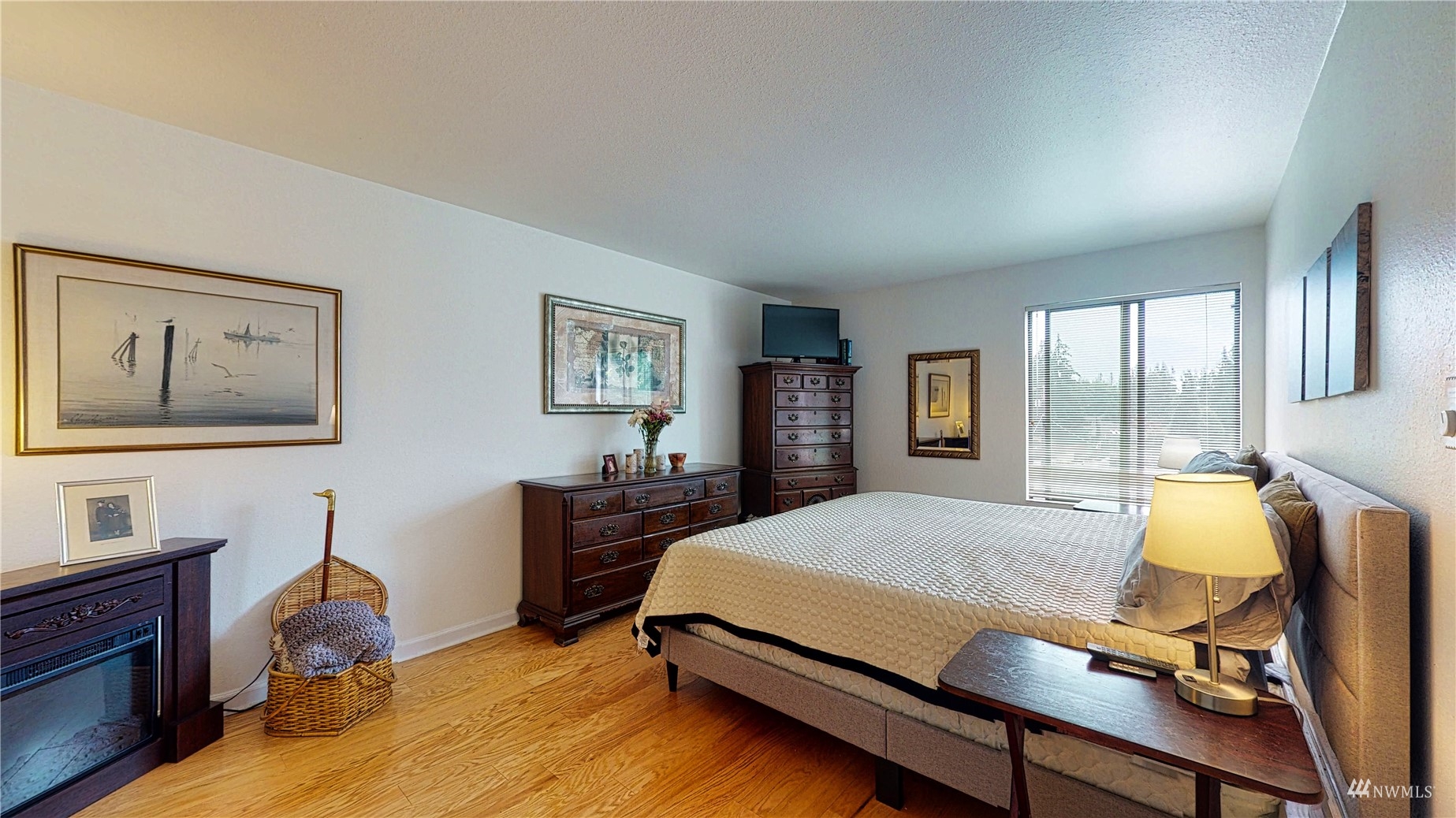 8516 196th Street Southwest Edmonds, WA 98026 - Photo 17 of 34 Gallery Image 17