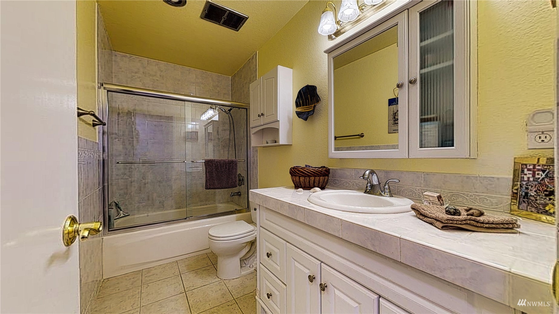 8516 196th Street Southwest Edmonds, WA 98026 - Photo 23 of 34 Gallery Image 23