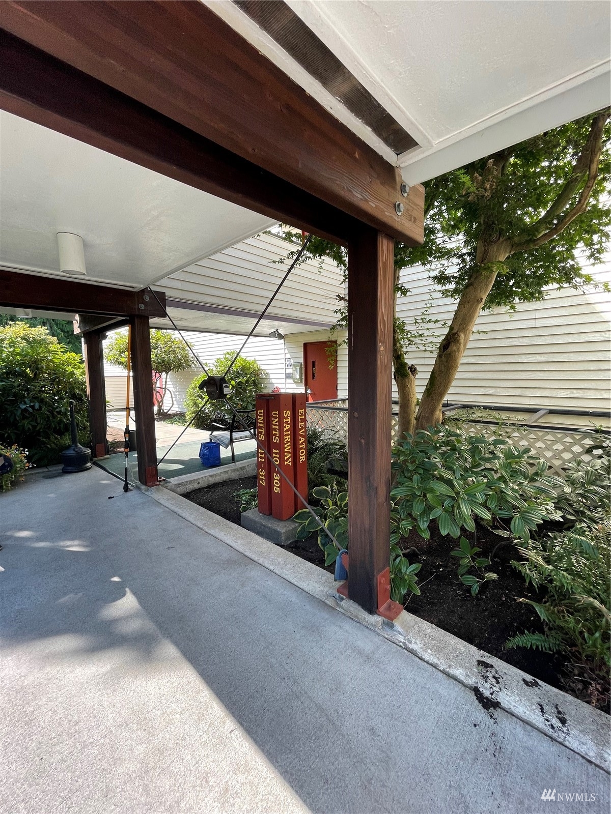 8516 196th Street Southwest Edmonds, WA 98026 - Photo 26 of 34 Gallery Image 26