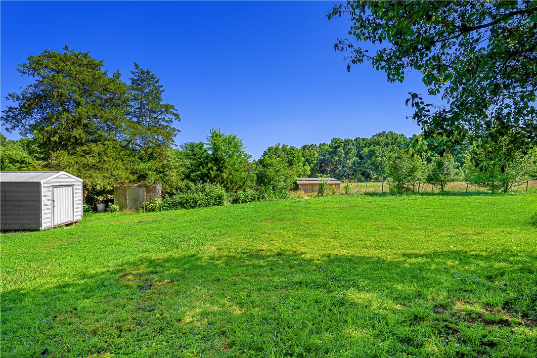 1128 Friendship Road Seneca, SC 29678 - Photo 27 of 32
