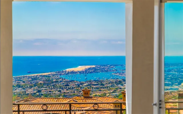 $27,998,000 | 22 Pelican Crest Drive, Newport Coast, CA 92657
