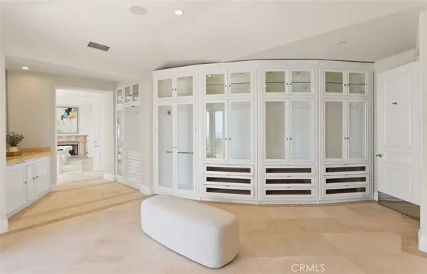 a view of a livingroom with furniture and windows