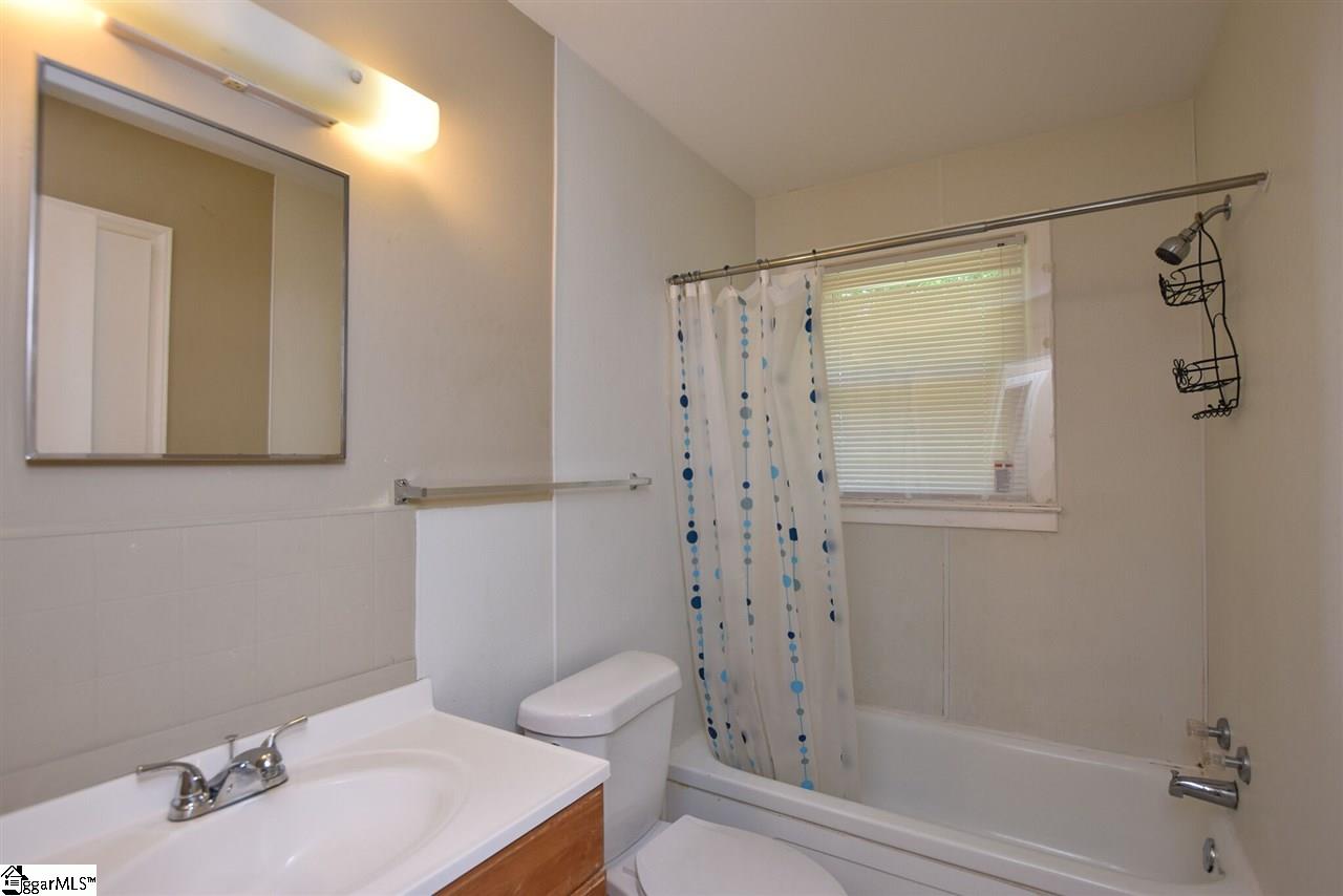 302 Fork Road Fountain Inn, SC 29644 - Photo 15 of 20 Gallery Image 15