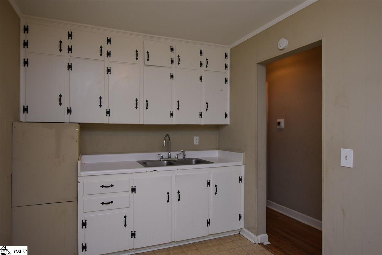 302 Fork Road Fountain Inn, SC 29644 - Photo 3 of 20 Gallery Image 3