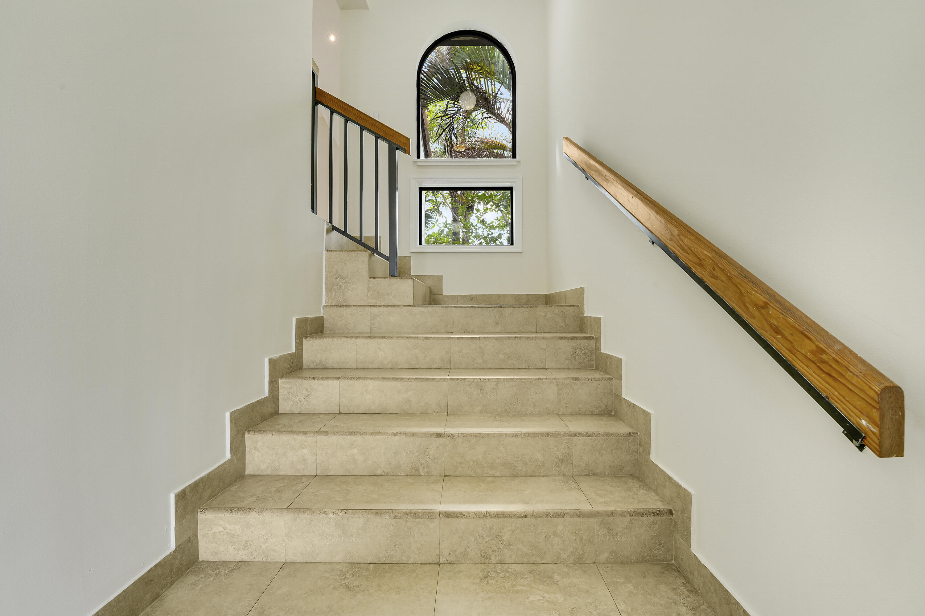 7902 Seville Place, Unit 1604 Boca Raton, FL 33433 - Photo 4 of 35 Foyer