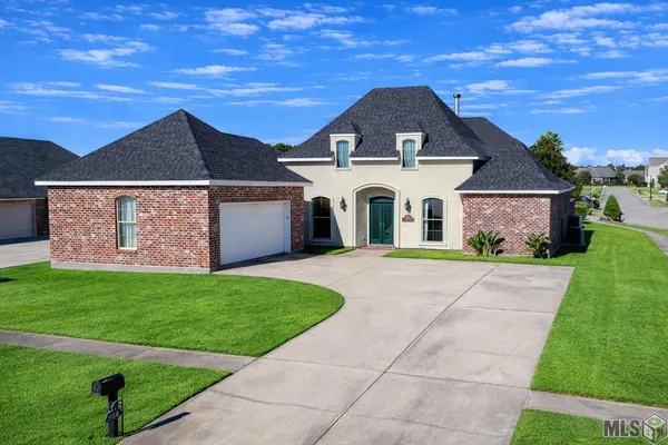 $410,000 | 384 Sugarwood Boulevard, Houma, LA 70360