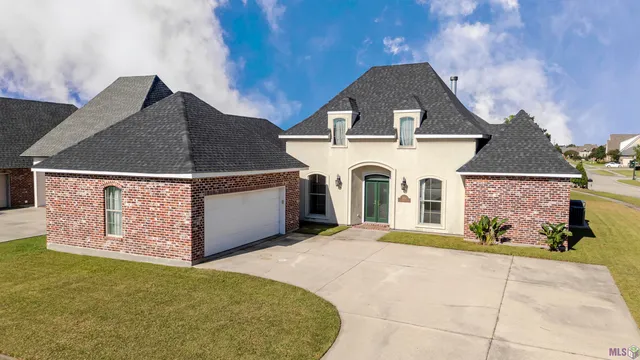 $420,000 | 384 Sugarwood Boulevard, Houma, LA 70360