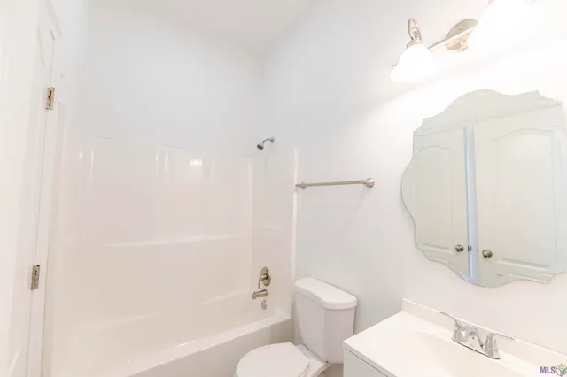 $420,000 | 384 Sugarwood Boulevard, Houma, LA 70360