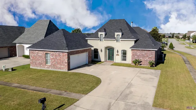 $420,000 | 384 Sugarwood Boulevard, Houma, LA 70360