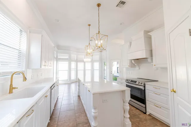 $420,000 | 384 Sugarwood Boulevard, Houma, LA 70360