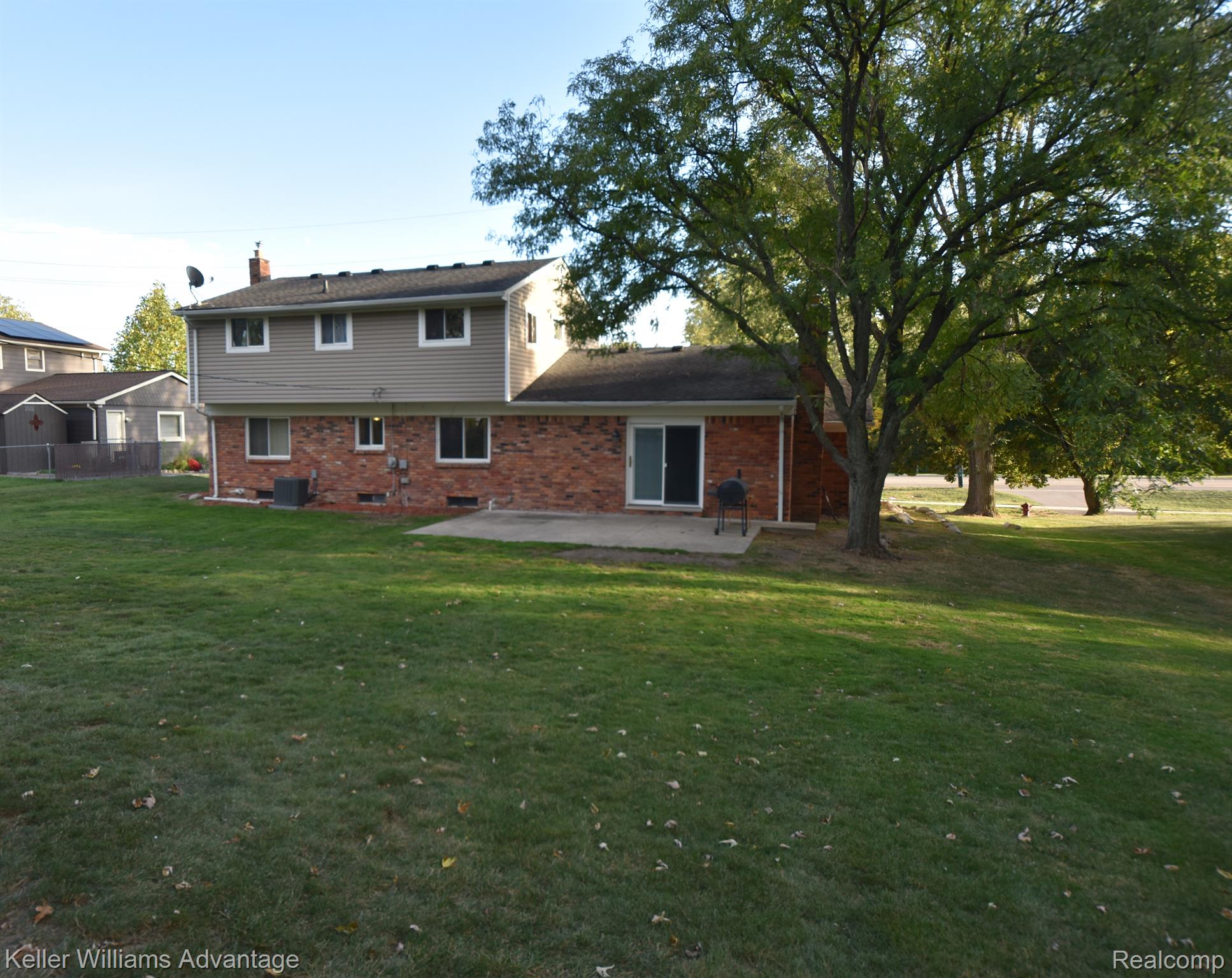 29746 West 11 Mile Road Farmington, MI 48334 - Photo 5 of 42