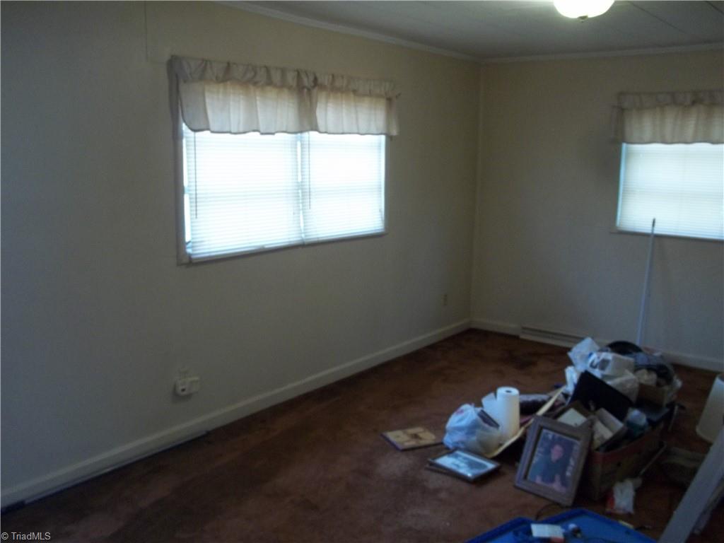 154 Shell Road Thomasville, NC 27360 - Photo 3 of 16 Gallery Image 3