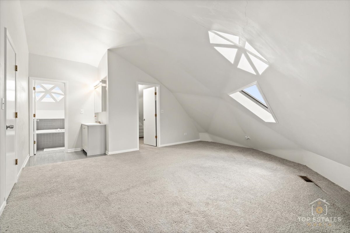 414 Franklin Avenue, Unit 3A River Forest, IL 60305 - Photo 23 of 29 a view of an empty room