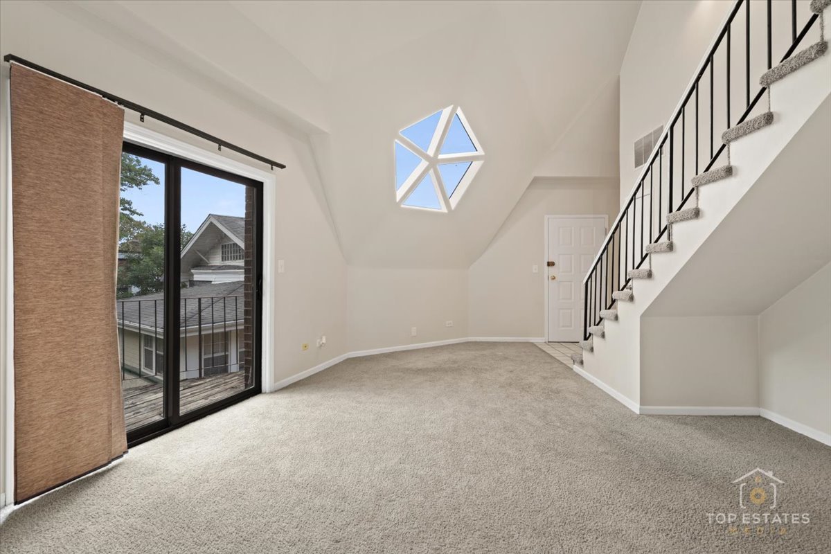 414 Franklin Avenue, Unit 3A River Forest, IL 60305 - Photo 8 of 29 a view of empty room with stairs