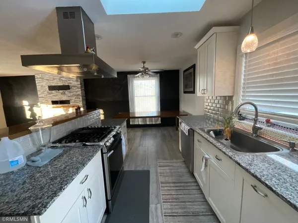 $2,800 | 1436 Selby Avenue, St. Paul Park, MN 55071