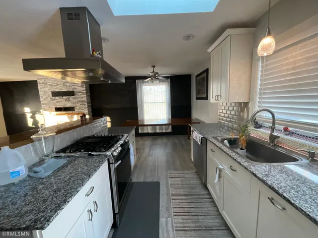 $2,800 | 1436 Selby Avenue, St. Paul Park, MN 55071