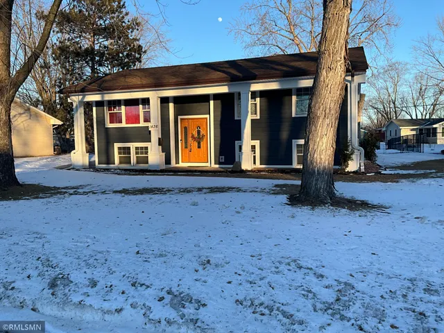 $2,800 | 1436 Selby Avenue, St. Paul Park, MN 55071