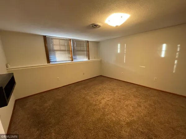 $2,800 | 1436 Selby Avenue, St. Paul Park, MN 55071