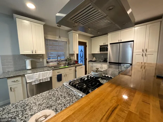 $2,800 | 1436 Selby Avenue, St. Paul Park, MN 55071