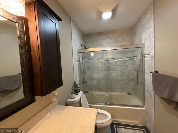 $2,800 | 1436 Selby Avenue, St. Paul Park, MN 55071