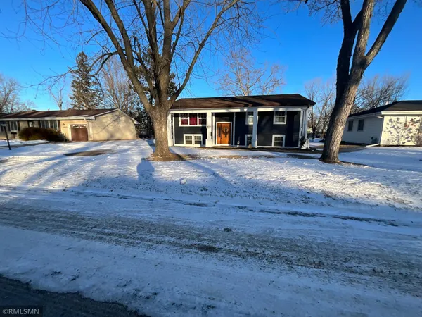 $2,800 | 1436 Selby Avenue, St. Paul Park, MN 55071