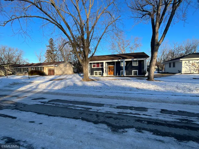 $2,800 | 1436 Selby Avenue, St. Paul Park, MN 55071