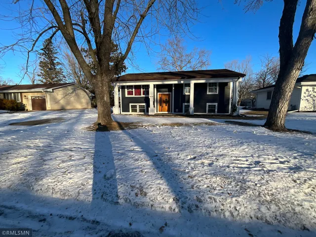 $2,800 | 1436 Selby Avenue, St. Paul Park, MN 55071