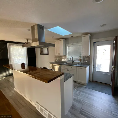 $2,800 | 1436 Selby Avenue, St. Paul Park, MN 55071