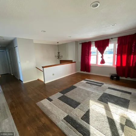 $2,800 | 1436 Selby Avenue, St. Paul Park, MN 55071