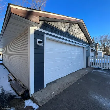 $2,800 | 1436 Selby Avenue, St. Paul Park, MN 55071