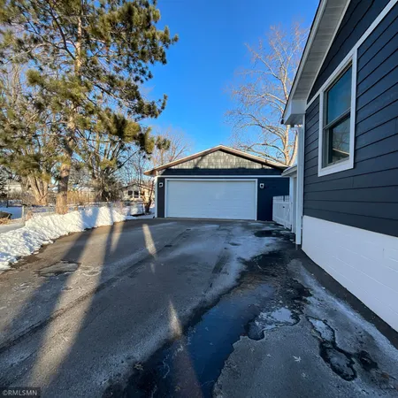 $2,800 | 1436 Selby Avenue, St. Paul Park, MN 55071