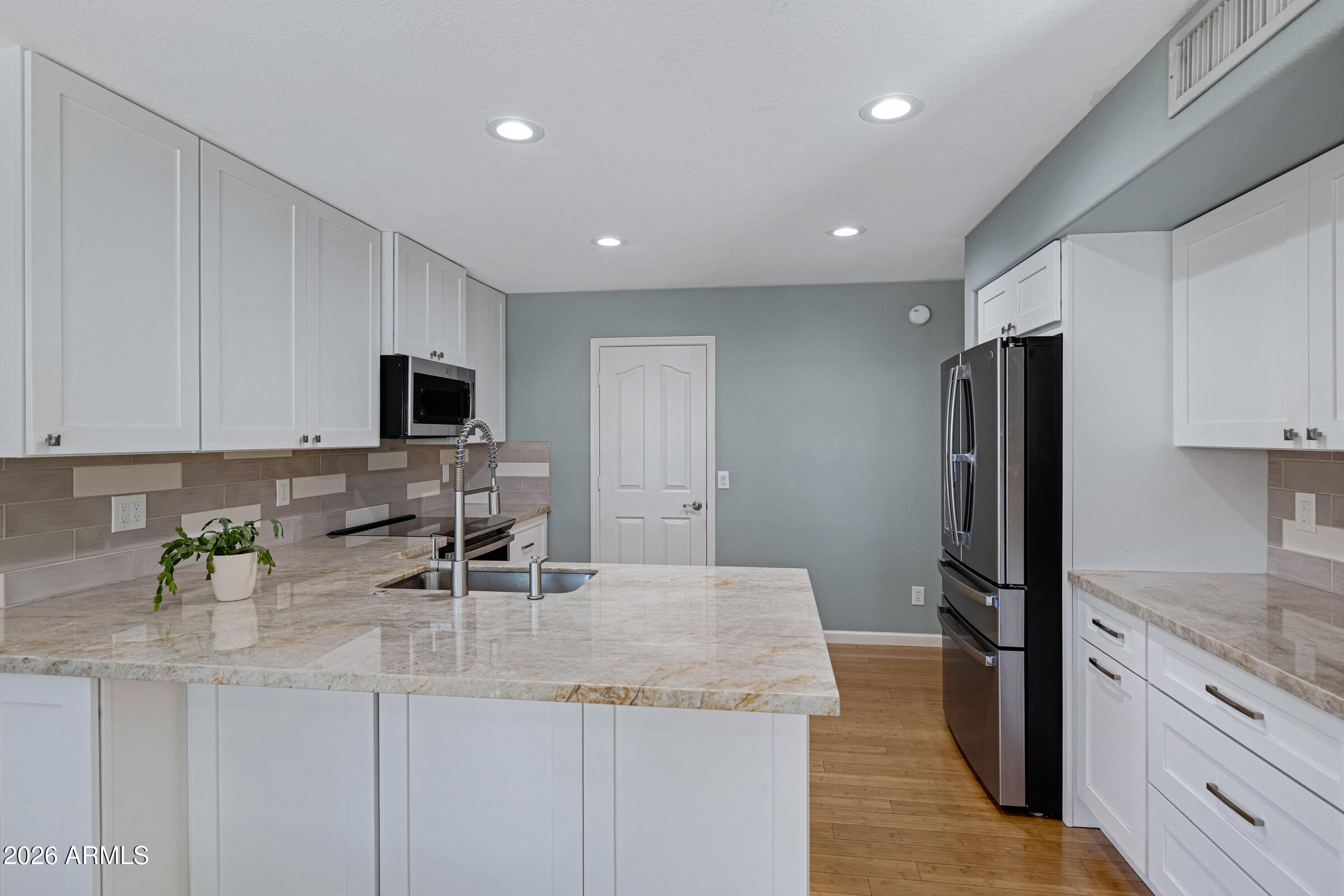 4829 East Swilling Road Phoenix, AZ 85054 - Photo 8 of 32 4829 E Swilling Rd-9