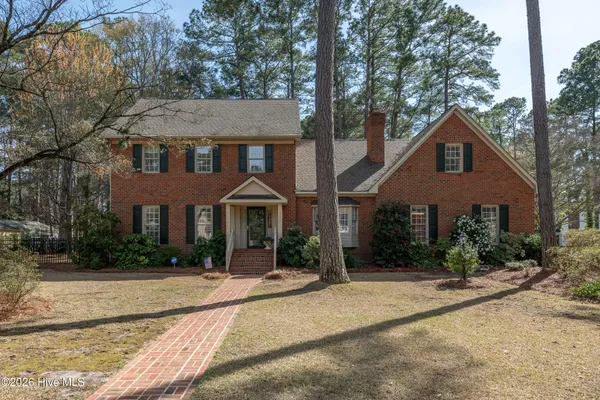 $650,000 | 312 Pinewood Road, Greenville, NC 27858