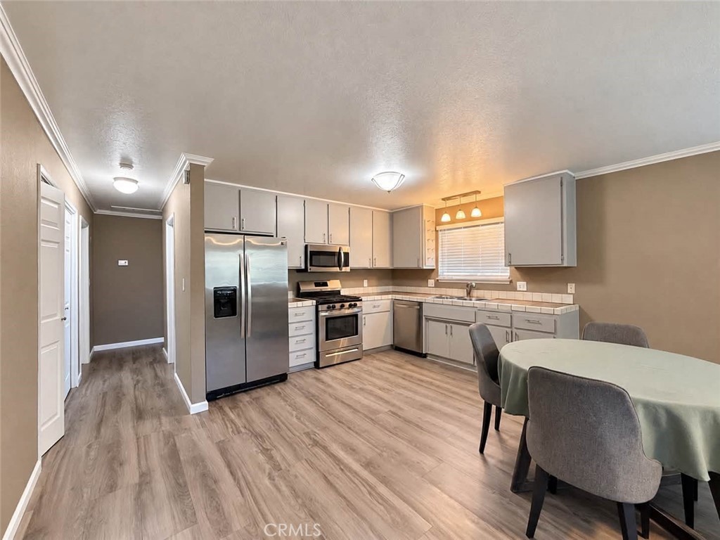 1101 Cherry Lane Tehachapi, CA 93561 - Photo 4 of 27 Gallery Image 4