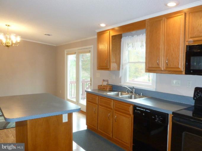 86 Woodbrier Road Berkeley Springs, WV 25411 - Photo 14 of 30 Kitchen
