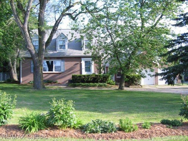 2593 West Auburn Road Rochester, MI 48309 - Photo 4 of 19 Auburn-Beautiful Home.jpg