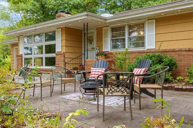 $335,000 | 1233 North 86th Street, Kansas City, KS 66112