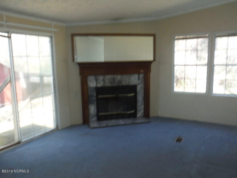 4601 West Gate Road Wilmington, NC 28405 - Photo 6 of 15 Living