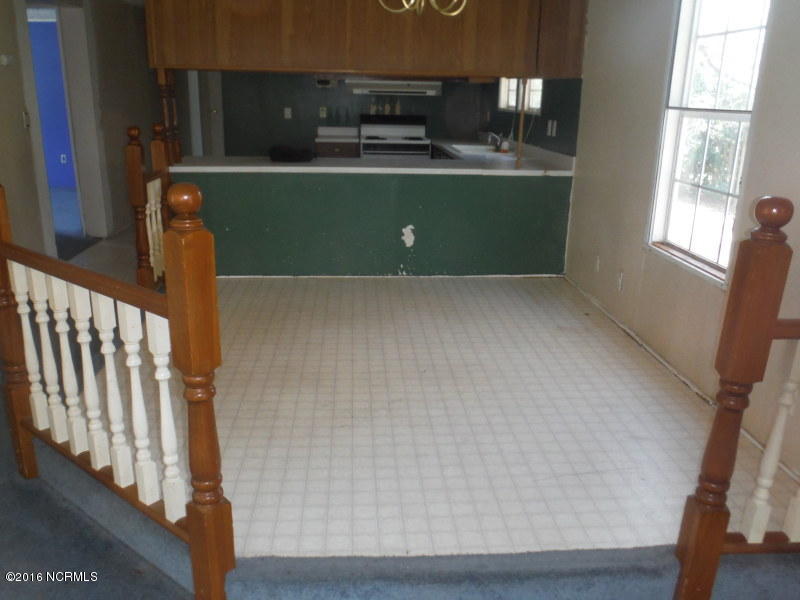 4601 West Gate Road Wilmington, NC 28405 - Photo 7 of 15 Dining