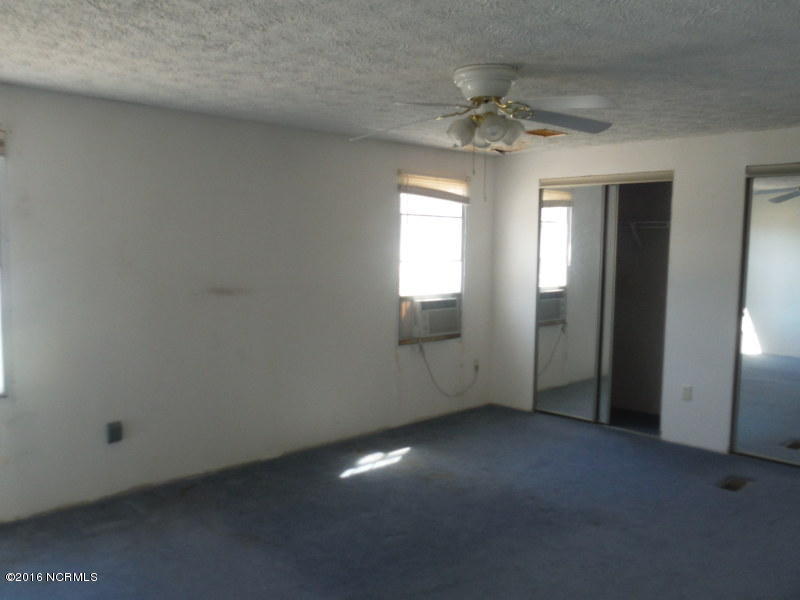 4601 West Gate Road Wilmington, NC 28405 - Photo 10 of 15 BR Mast