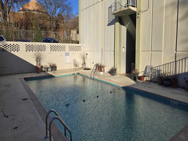 $1,200 | 1271 Poplar Avenue, Unit 508, Memphis, TN 38104