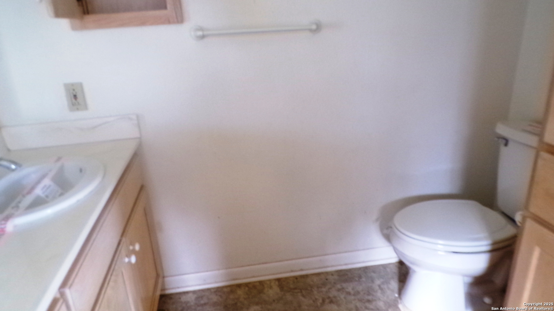 1036 Hilltop Road Beeville, TX 78102 - Photo 27 of 34