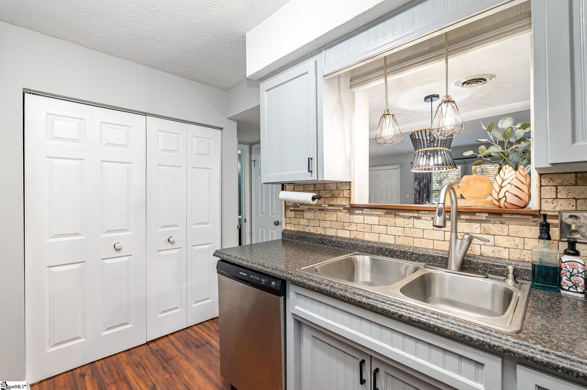 22 Hidden Springs Road Spartanburg, SC 29302 - Photo 10 of 31