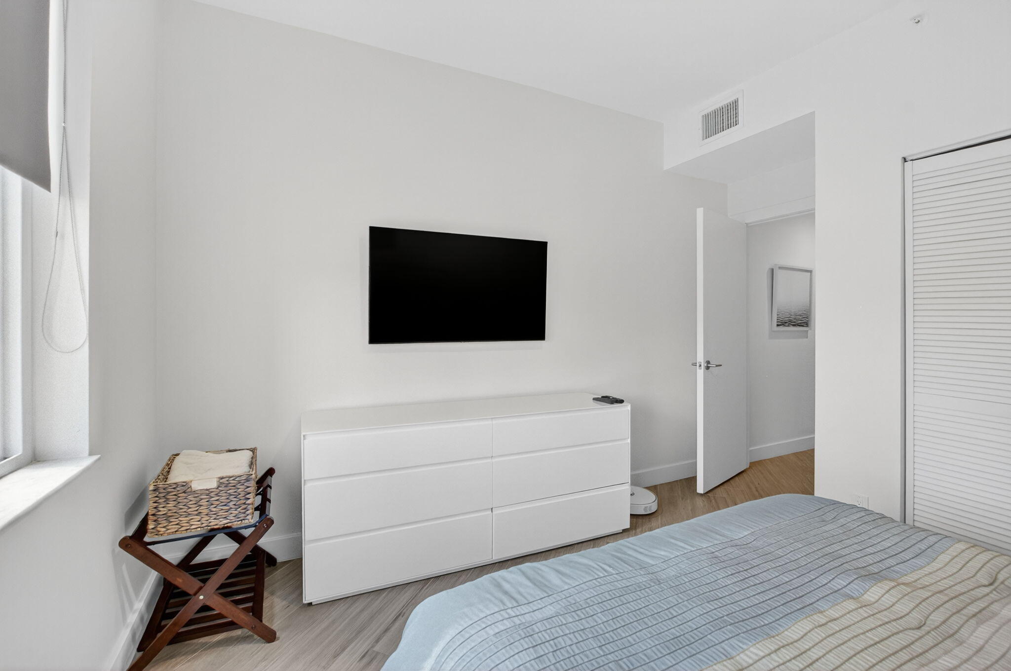 7546 La Paz Boulevard, Unit 205 Boca Raton, FL 33433 - Photo 20 of 33 2nd bedroom