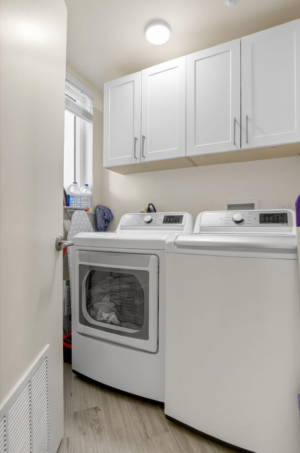 7546 La Paz Boulevard, Unit 205 Boca Raton, FL 33433 - Photo 25 of 33 laundry