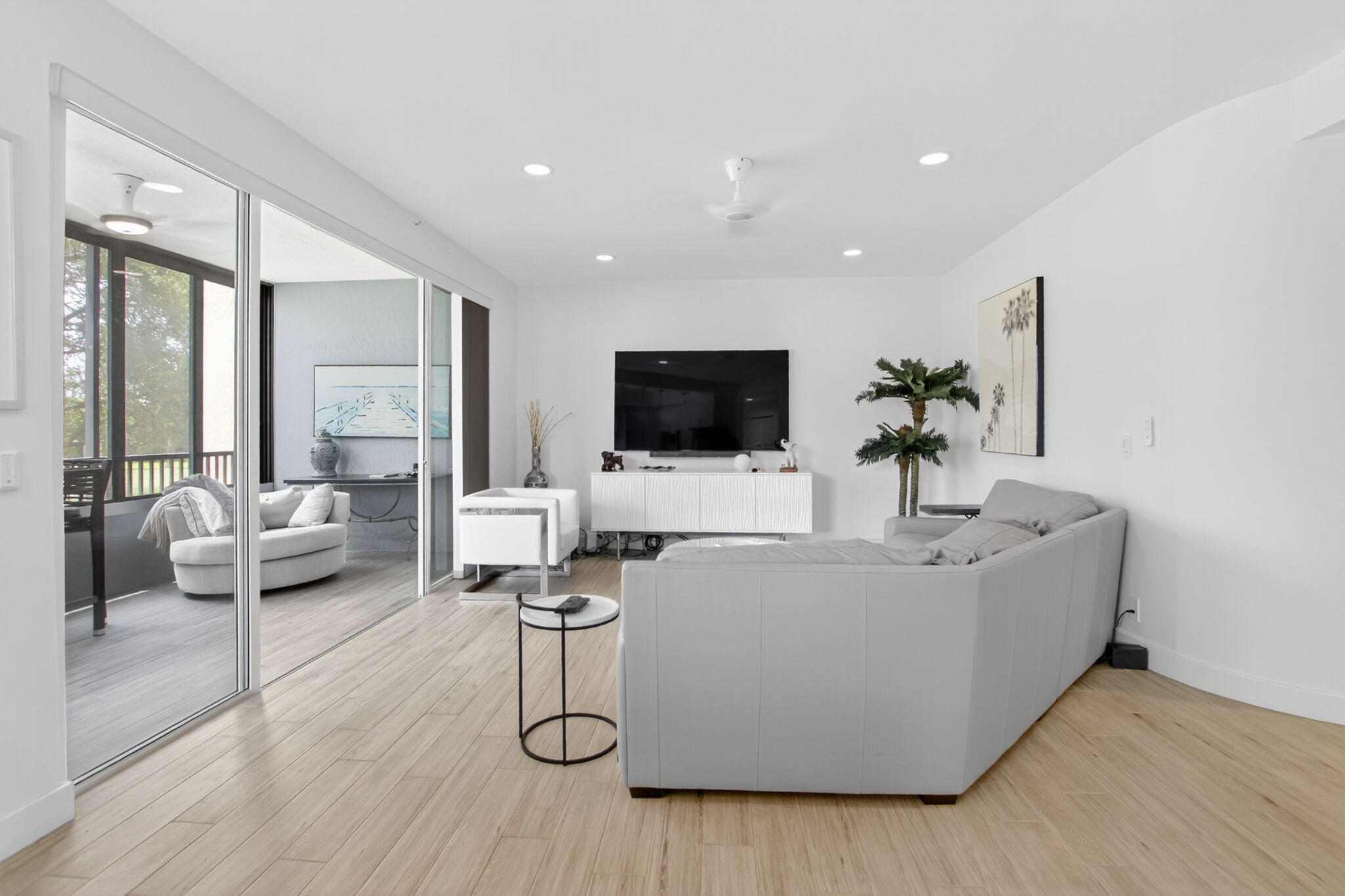 7546 La Paz Boulevard, Unit 205 Boca Raton, FL 33433 - Photo 4 of 33 living room