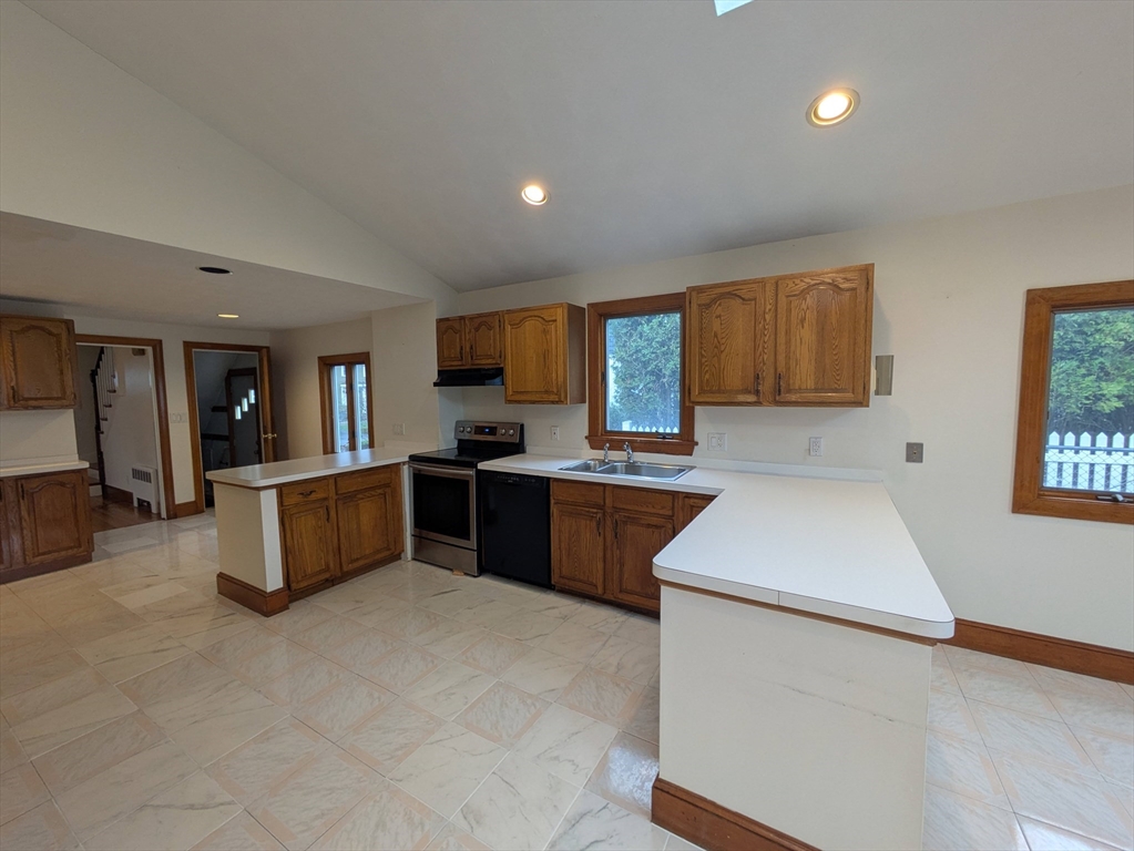 16 Nathaniel Road Winchester, MA 01890 - Photo 3 of 9