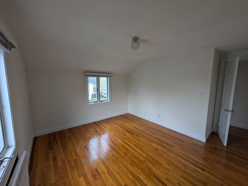 16 Nathaniel Road Winchester, MA 01890 - Photo 8 of 9